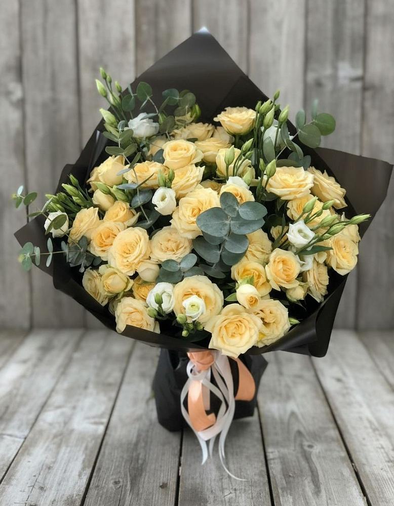 Букет цветов из: Розы и Лизиантусы в Верее