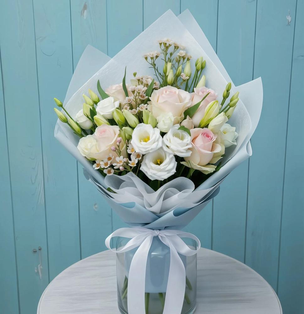 Букет цветов из: Розы и Лизиантусы в Верее