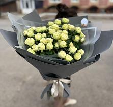 Букет Белые кустовые розы Солинеро в Верее