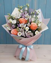 Букет цветов из:  Лизиантусы, Розы, Альстромерии и Гипсофила в Верее