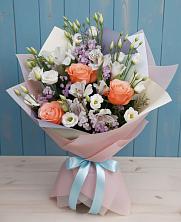 Букет цветов из:  Лизиантусы, Розы, Альстромерии и Гипсофила в Верее