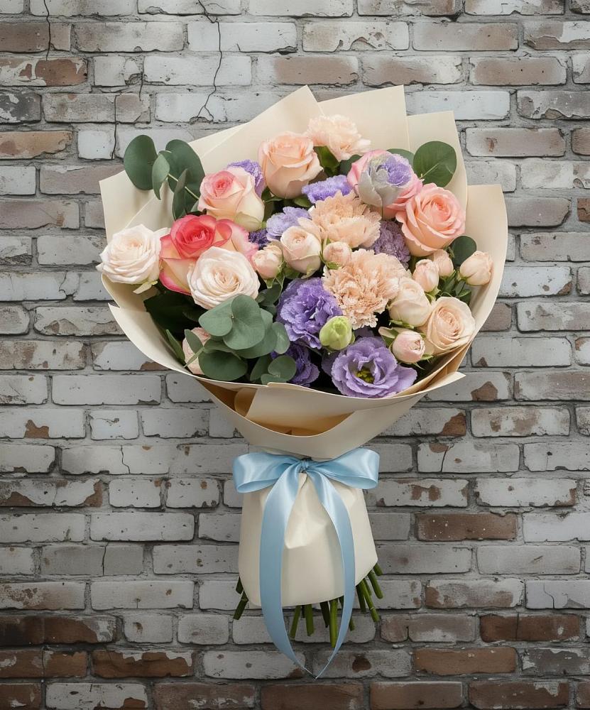 Букет цветов из: Розы, Лизиантусы и Гвоздики в Верее