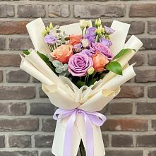 Букет цветов из:  Лизиантусы и Розы в Верее