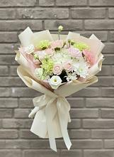 Букет цветов из:  Гвоздики, Розы, Лизиантусы и Хризантемы #REPLACE_PRED# Верее