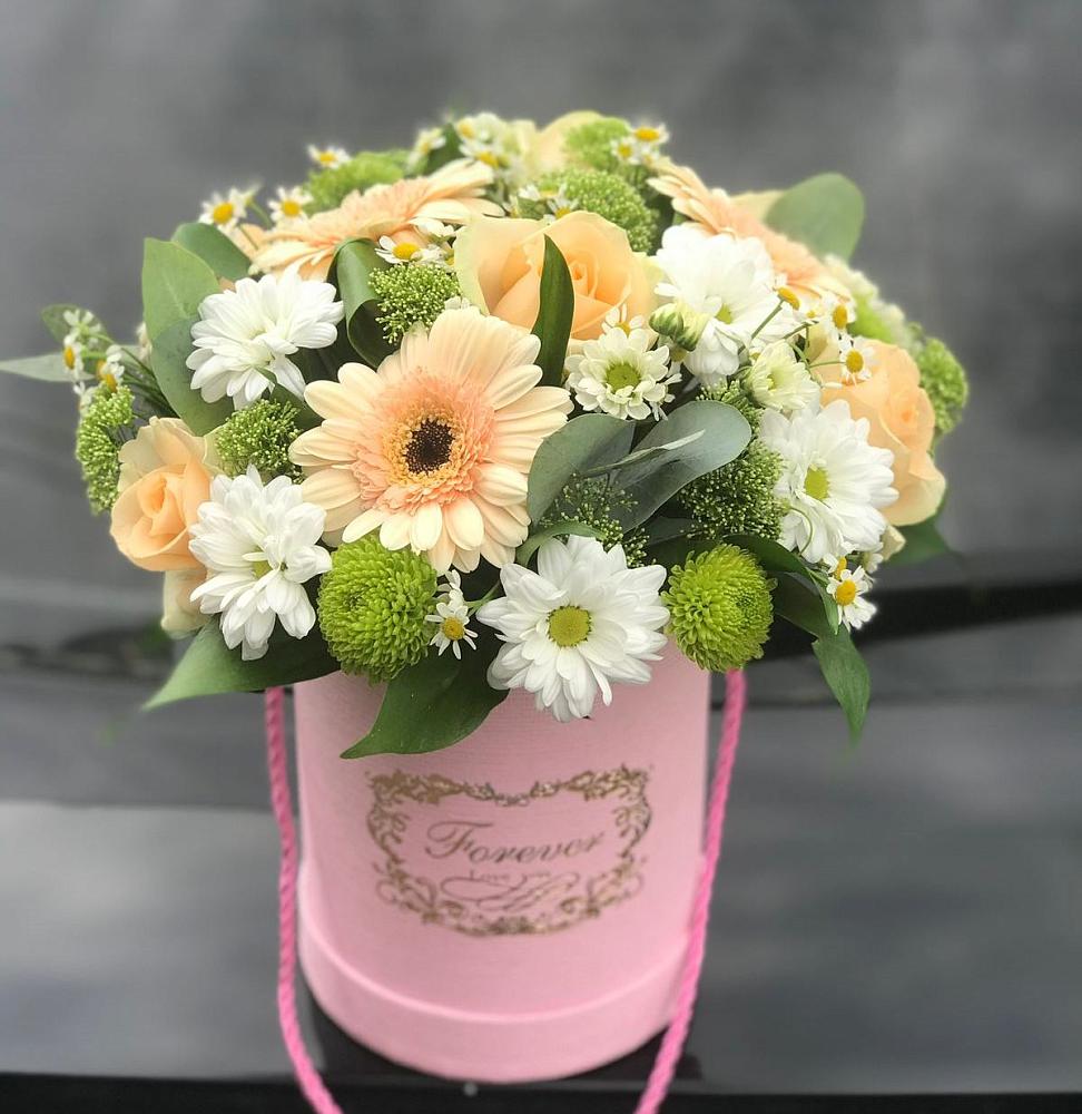 Цветочная композиция из Розы, Герберы и Хризантемы в шляпной коробке в Верее