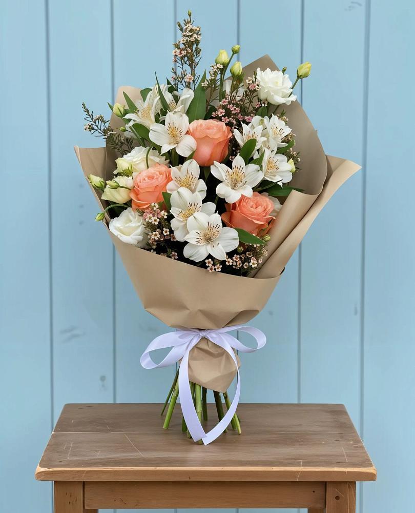 Букет цветов из: Альстромерии, Лизиантусы, Розы и Хризантемы в Верее